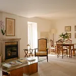 Secret Garden Apartment In Alfama